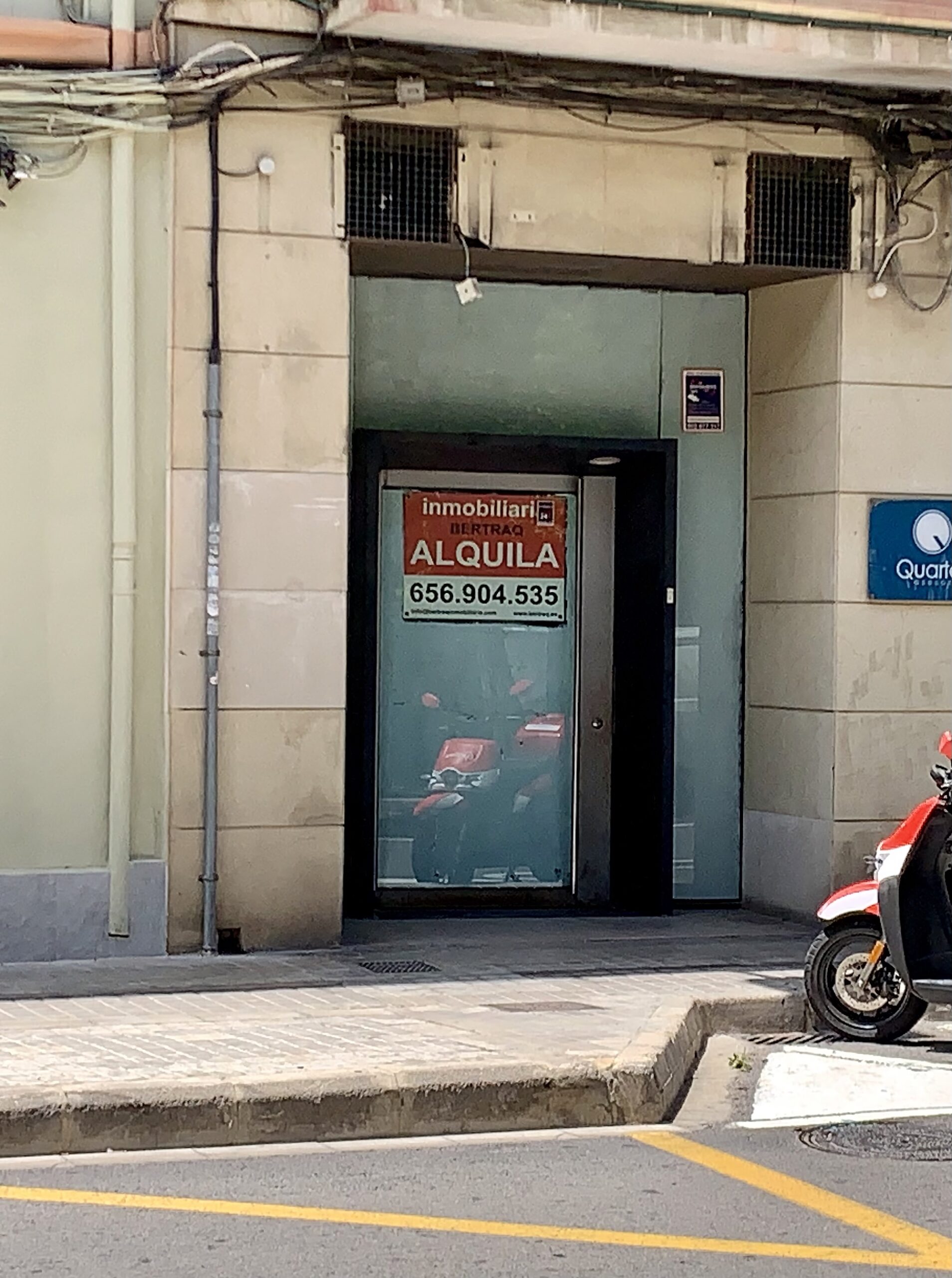 Alquiler de Local comercial en el centro de Fonteta de San Lluis – Valencia!